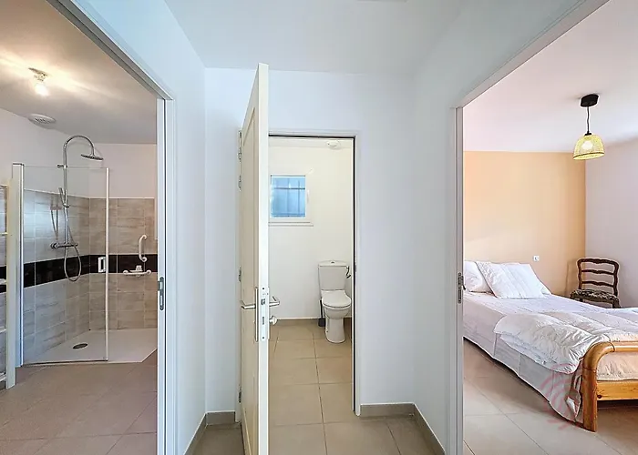 Maison Climatisee Avec Parking A - Fr-1-451-222 *